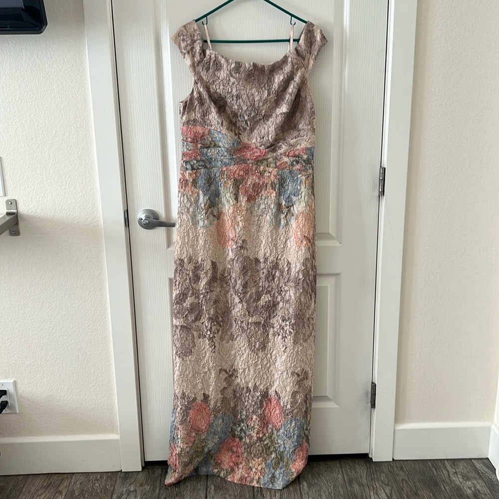 FORMAL Dress Adrianna Pepilli Floral (Size: 16)